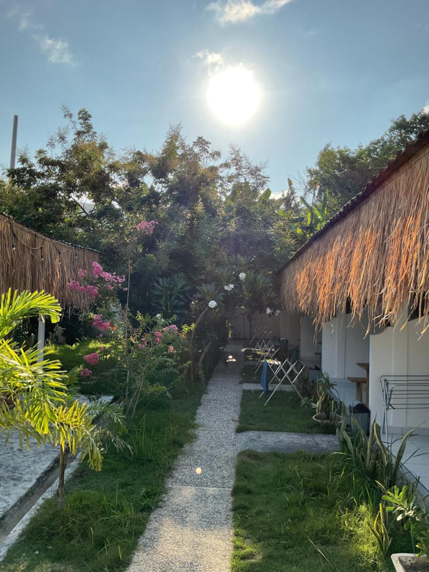 Tiga Spies Hostel Kuta  Dış mekan fotoğraf